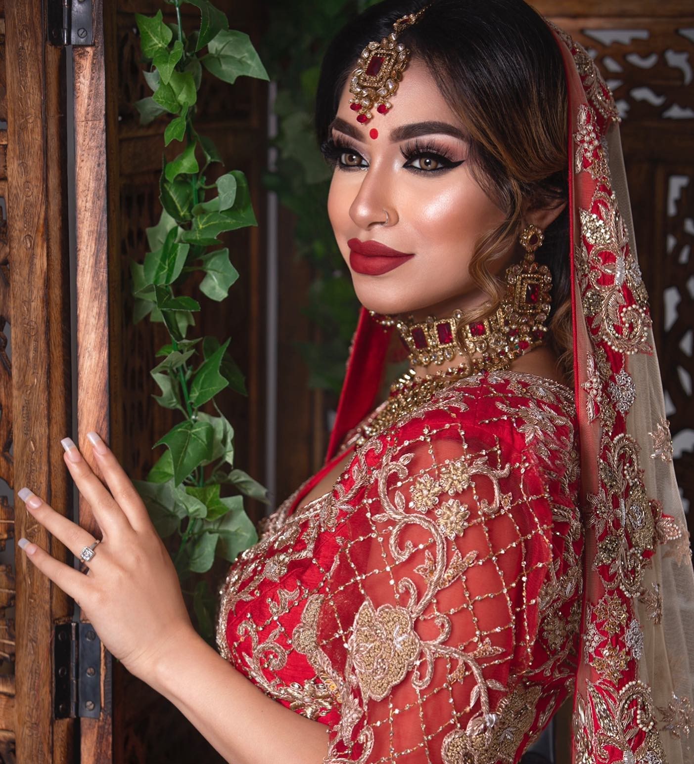 Bridal Makeup Service at best price in Faridabad | ID: 14346553162